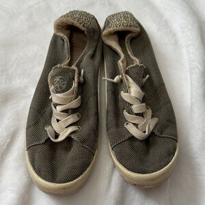 Roxy Sneakers - Gray and Cream